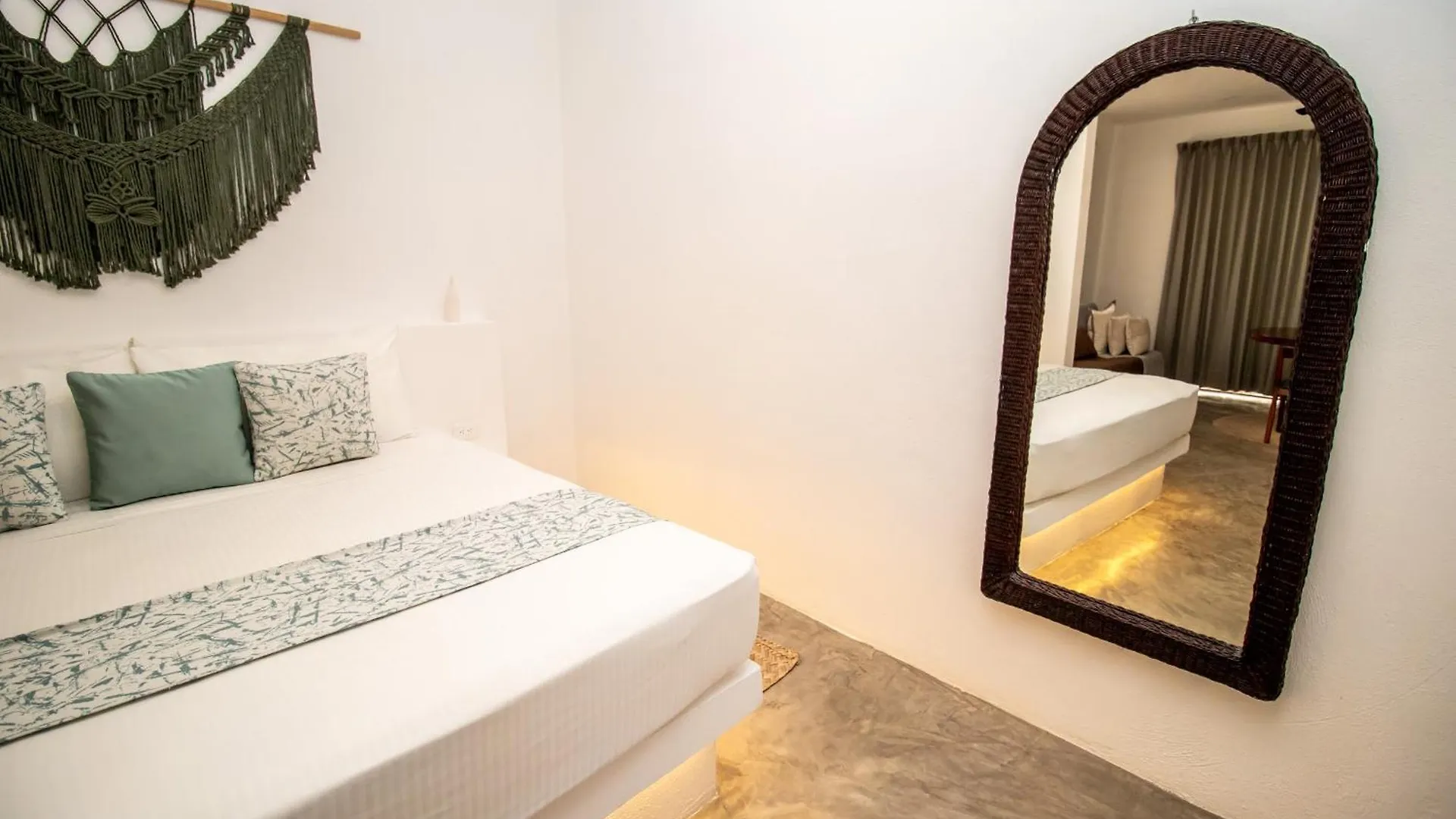 Hau Holbox, Oceanfront Boutique Hotel