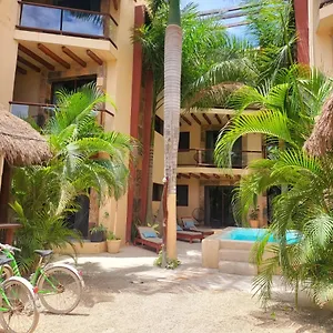 El Jardín ** Isla Holbox