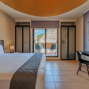 https://hotel-brisas-5a-av.allrivieramayahotels.com