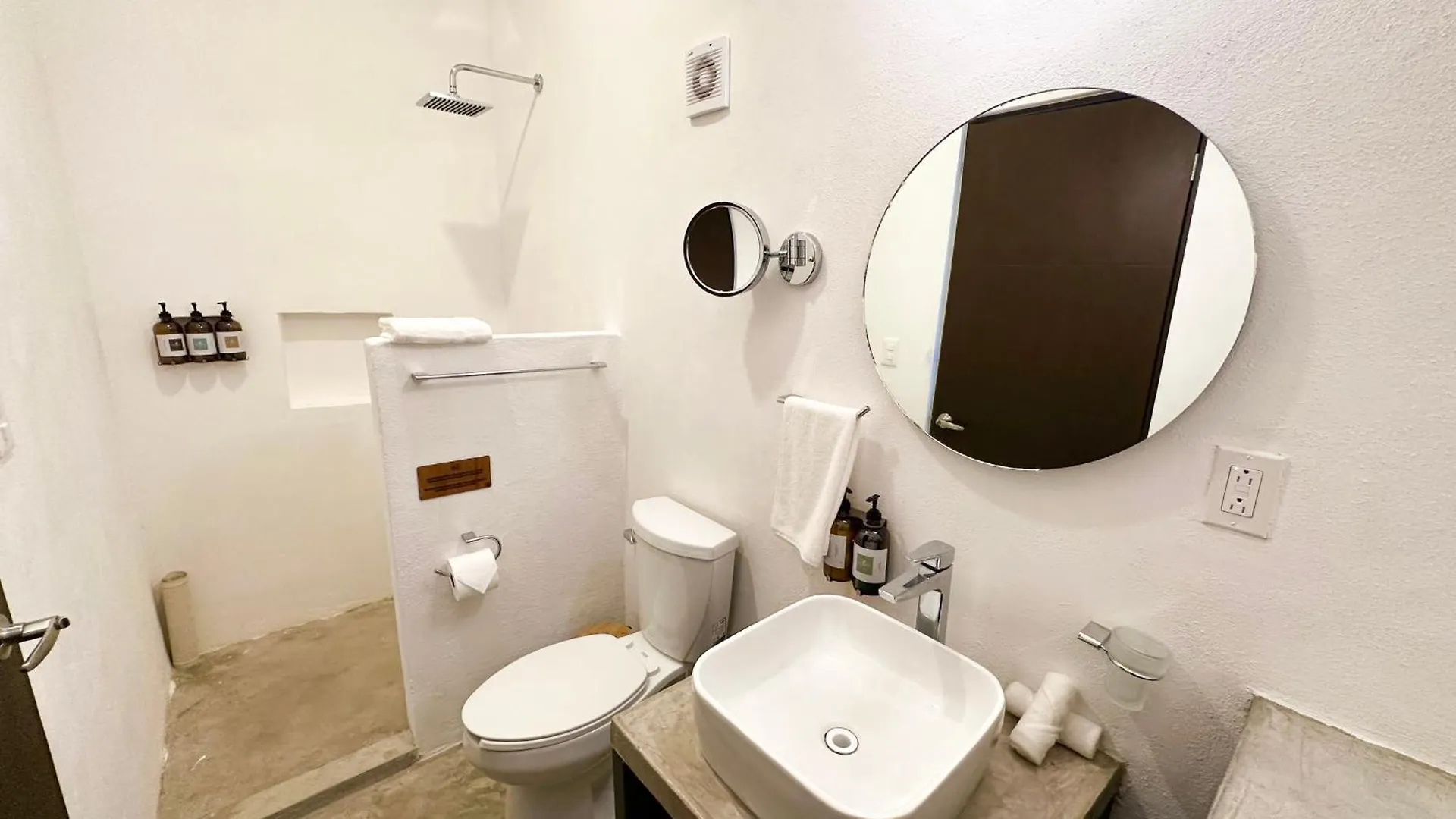 Hau Holbox, Oceanfront Boutique Hotel