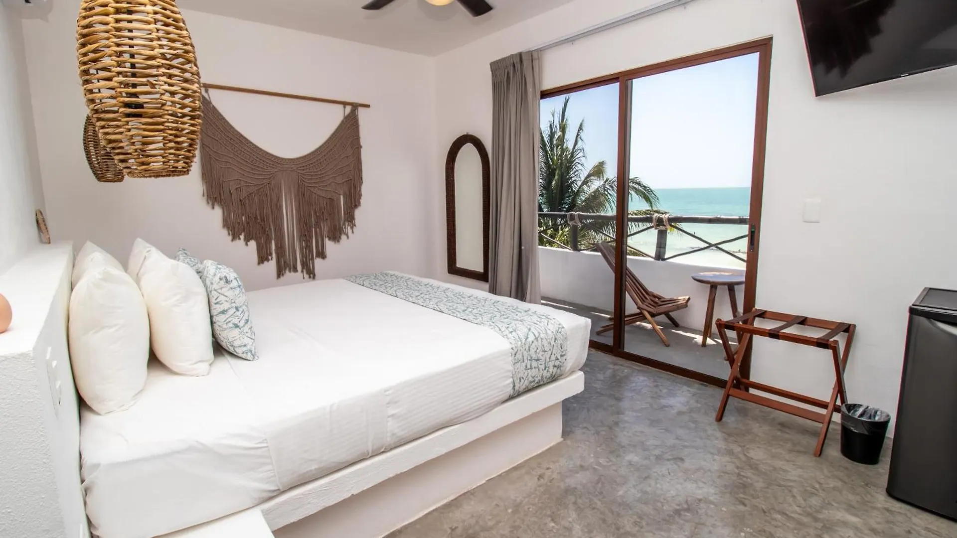 Hau Holbox, Oceanfront Boutique Hotel