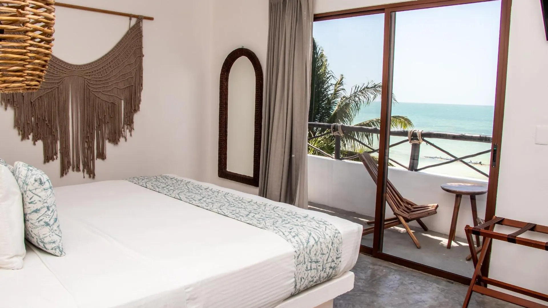 Hau Holbox, Oceanfront Boutique Hotel