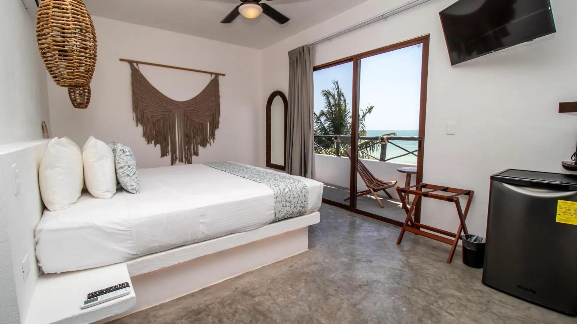 Hau Holbox, Oceanfront Boutique Hotel