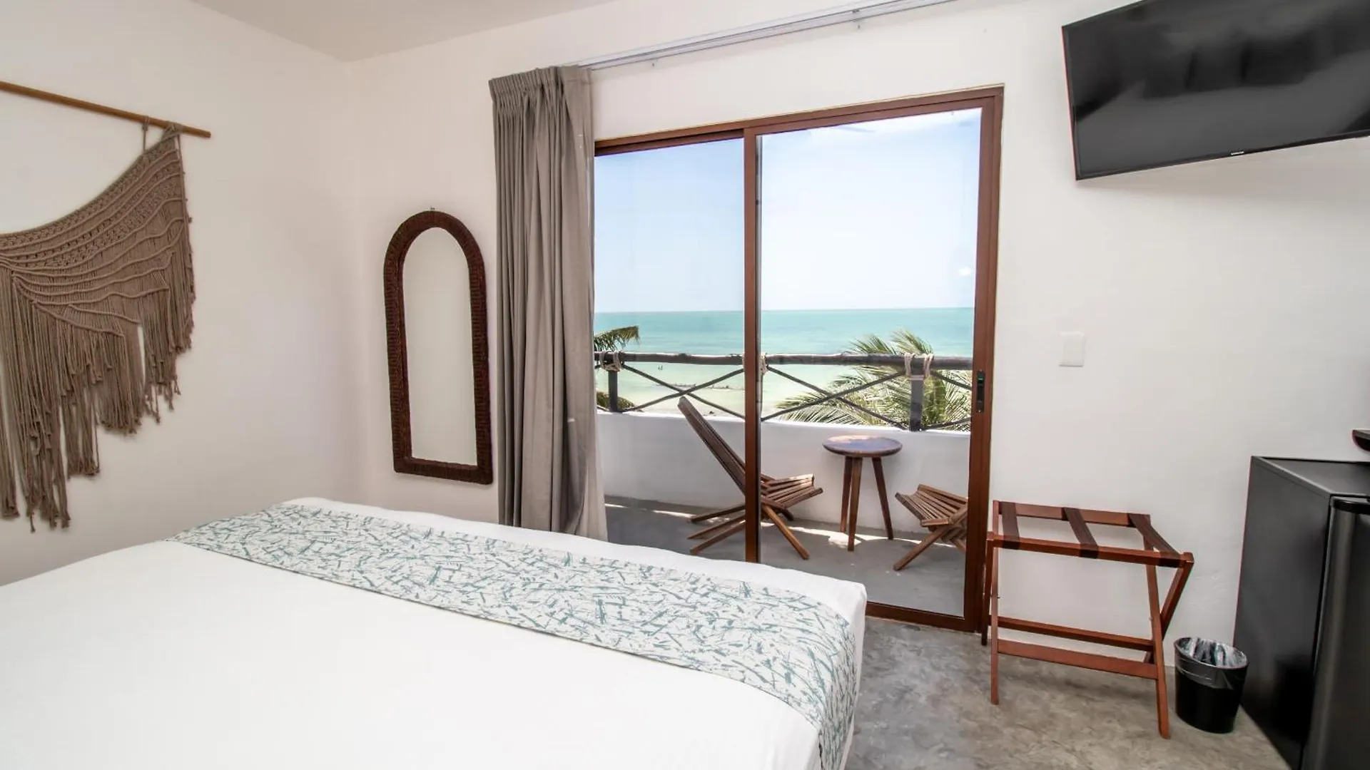 Hau Holbox, Oceanfront Boutique Hotel