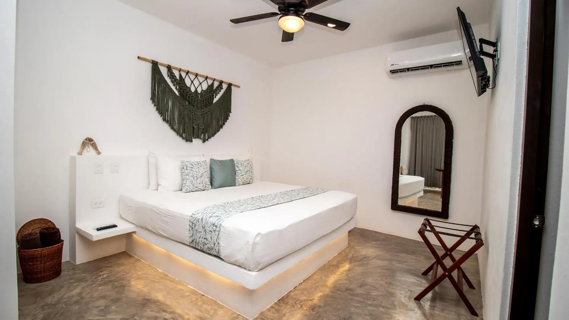 Hau Holbox, Oceanfront Boutique Hotel México